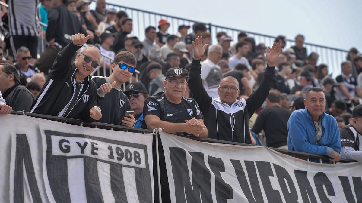 La gente de Lobo acompañó al equipo.