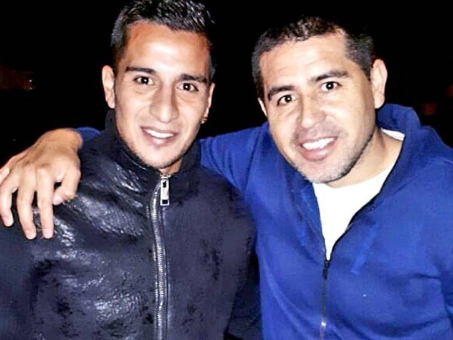El Pulpo González junto a Juan Román Riquelme.