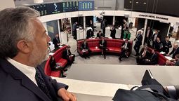 Cornejo durante su gira oficial en Londres 2024. Entre los ejes de su segundo año aparecen proyectos para aumentar y diversificar exportaciones.