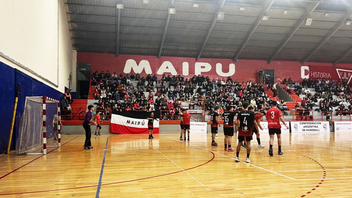 El estadio Juan Domingo Ribosqui, de la Municipalidad de Maipú, fue el escenario principal del Torneo Nacional Juvenil de Handball.