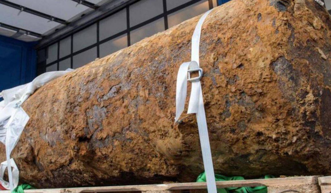 La bomba de unos 500 kilos de peso fue encontrada en una obra en construcción en Fráncfort, por lo que debieron evacuar a unos 13 mil residentes para desactivarla