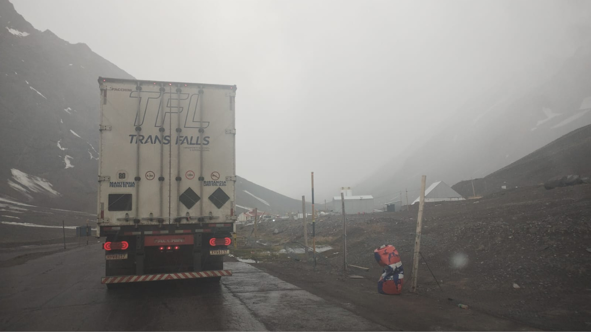 Esperan lluvias y nevadas en la alta montaña y anunciaron el cierre del Paso Cristo Redentor por precaución.