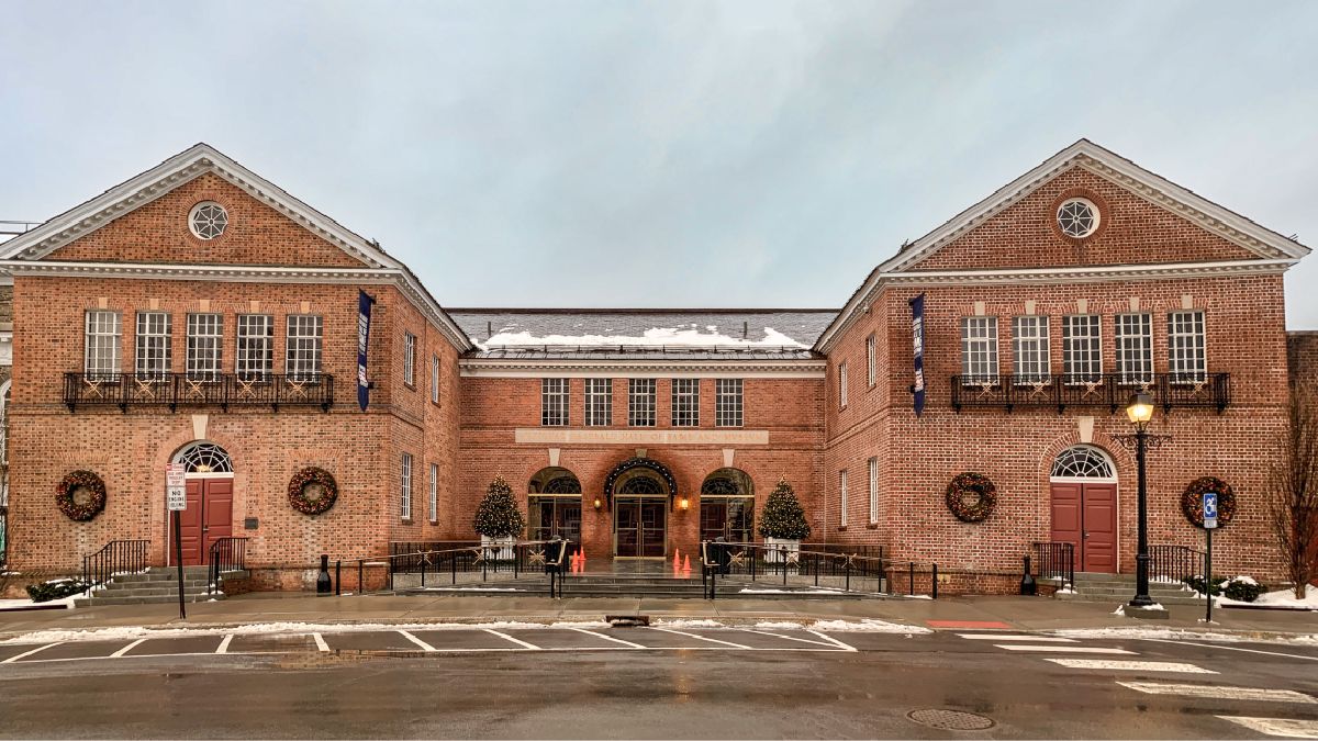 El caso de estafa se dio en el Salón de la Fama del Béisbol en Estados Unidos. El caso de estafa se dio en el Salón de la Fama del Béisbol en Estados Unidos.