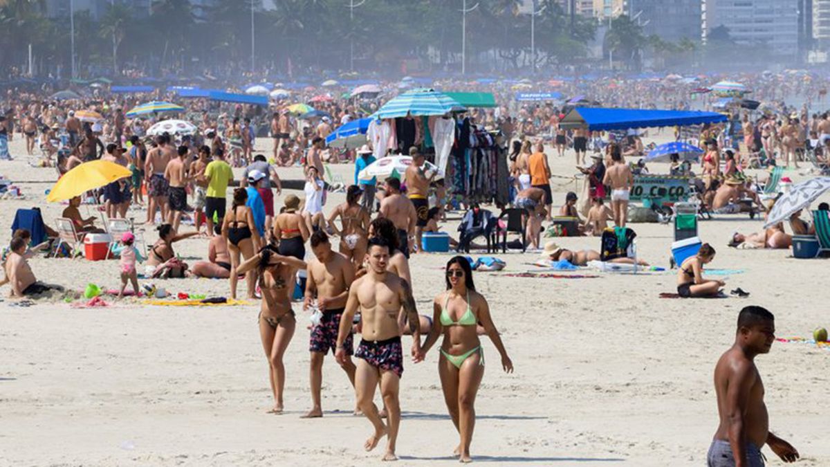 Las playas de Brasil lucieron abarrotadas de gente ya que fueron miles de personas en el Día de la Independencia