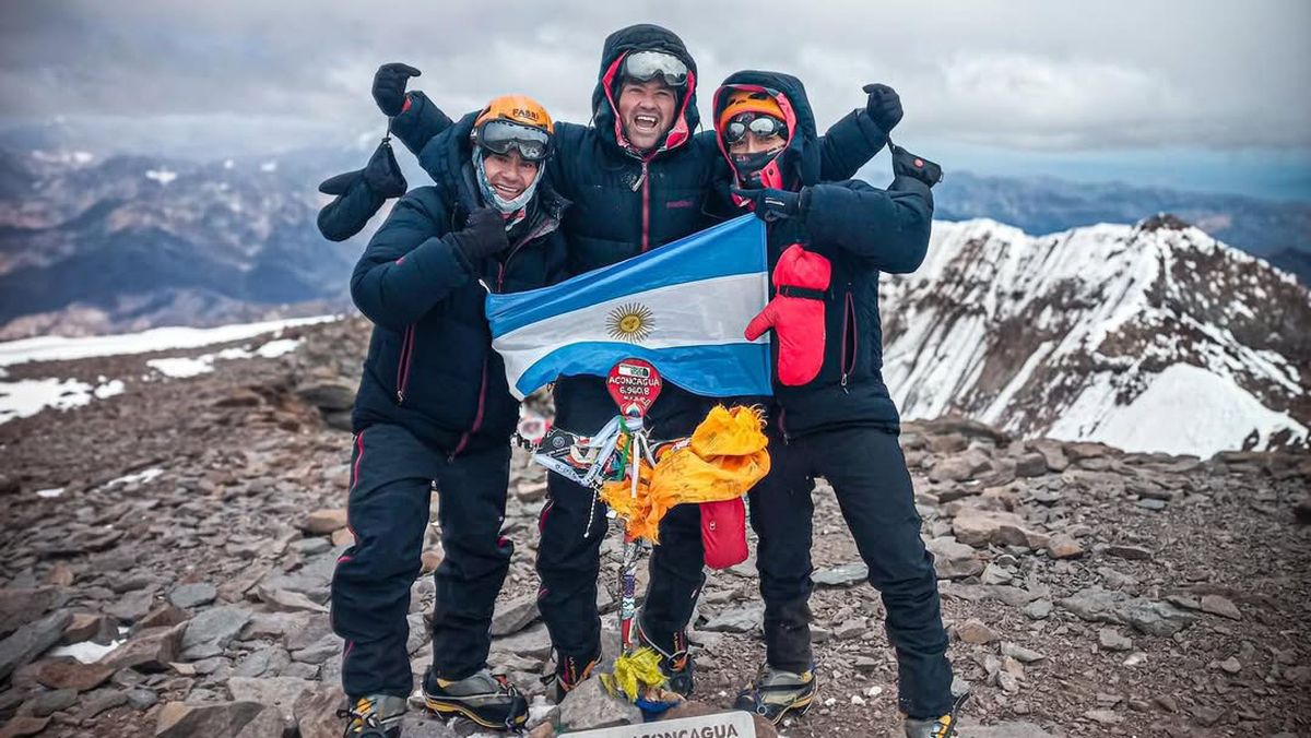 Tato Mayorga logró su cumbre 50 del Aconcagua el 13 de febrero pasado, acompañado de sus compañeros Fabricio y David. Tato Mayorga logró su cumbre 50 del Aconcagua el 13 de febrero pasado, acompañado de sus compañeros Fabricio y David.