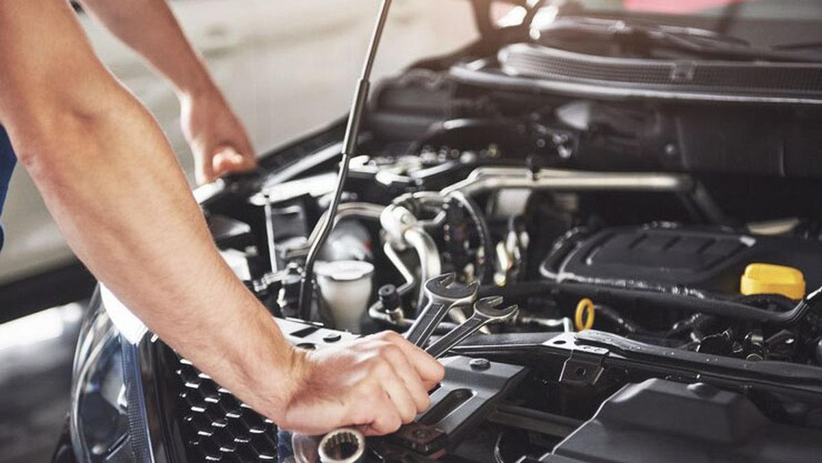 El nivel de esta agua debe estar siempre entre las marcas de "mínimo" y "máximo". El nivel de esta agua debe estar siempre entre las marcas de "mínimo" y "máximo".