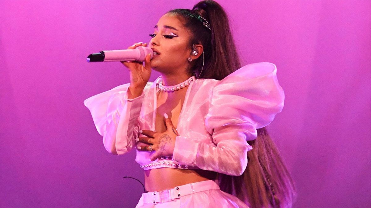 Ariana Grande: Excuse Me, I Love You, película de Netflix, es una de las mejores producciones del género musical.
