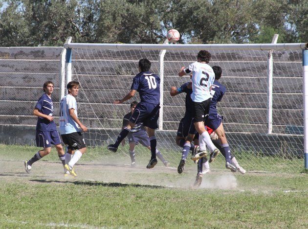 La Copa Ciudad de San Rafael tuvo violencia, sorpresas y una goleada