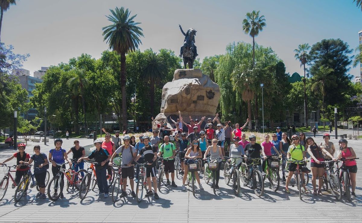 Bicitours o tours a pie ofrece la Ciudad de Mendoza en Semana Santa. Bicitours o tours a pie ofrece la Ciudad de Mendoza en Semana Santa.