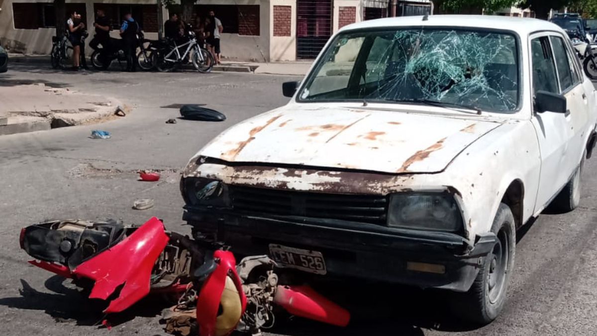 El hecho ocurrió a las 12 del mediodía en la intersección de Godoy Cruz y Sargento Cabral