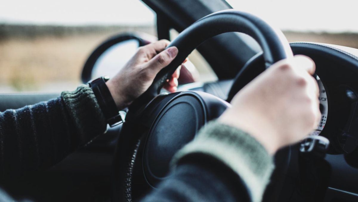 Qué significa que el volante del auto haga ruido al doblar y cómo solucionarlo