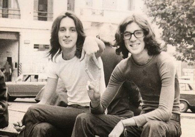 Sui Géneris: Nito Mestre y Charly García. Sui Géneris: Nito Mestre y Charly García.