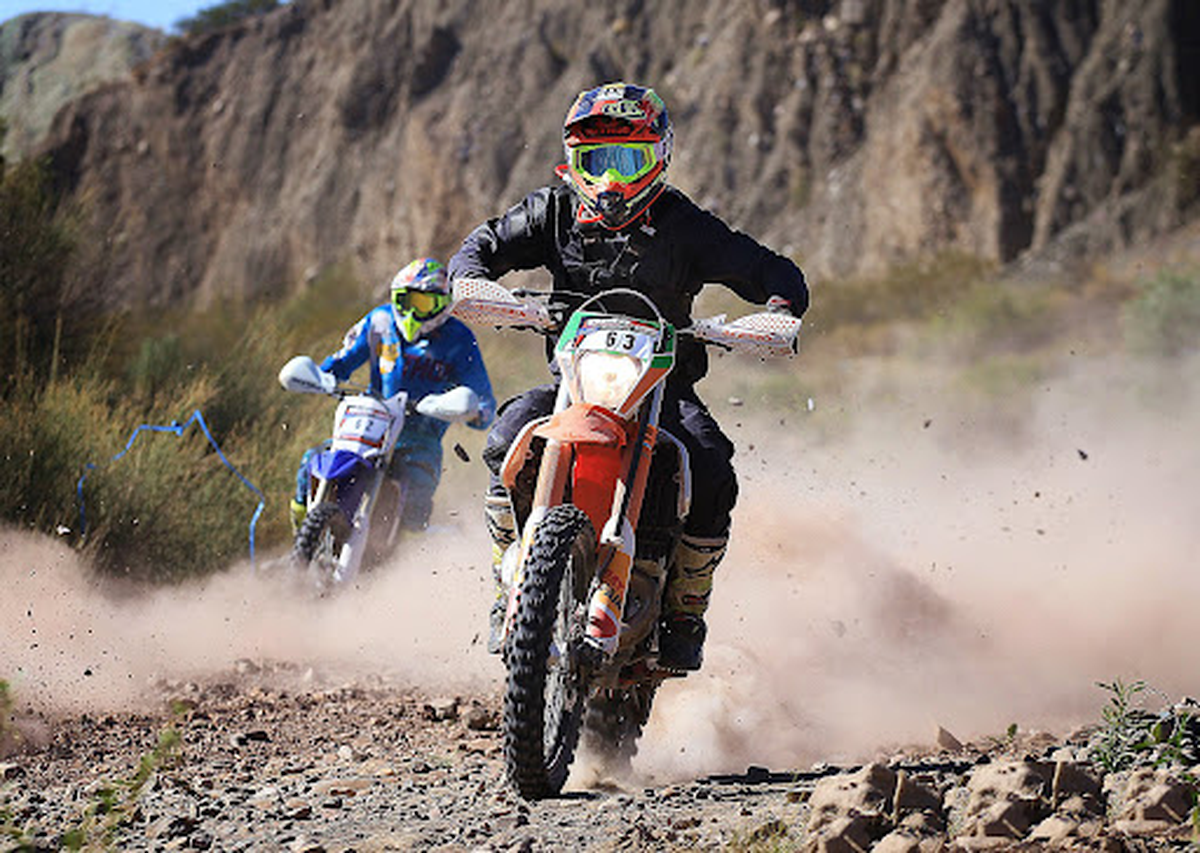 Foto ilustrativa de enduristas en el circuito Papagayos.