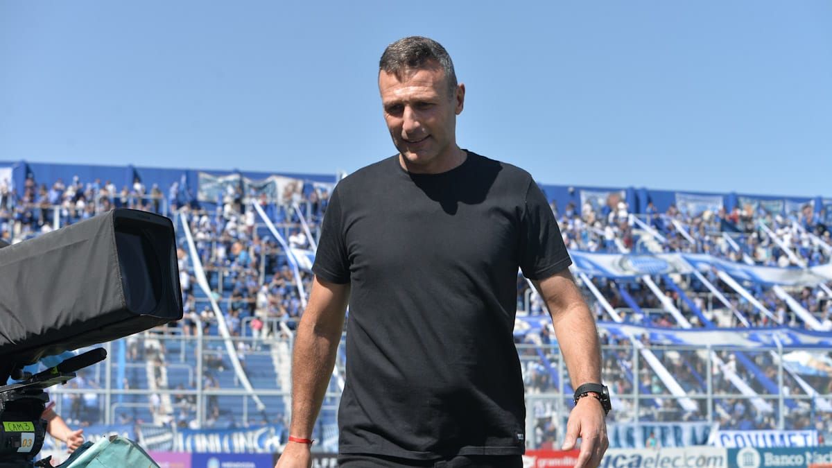 Walter Ribonetto se fue conforme con el juego de Godoy Cruz ante Barracas Central.