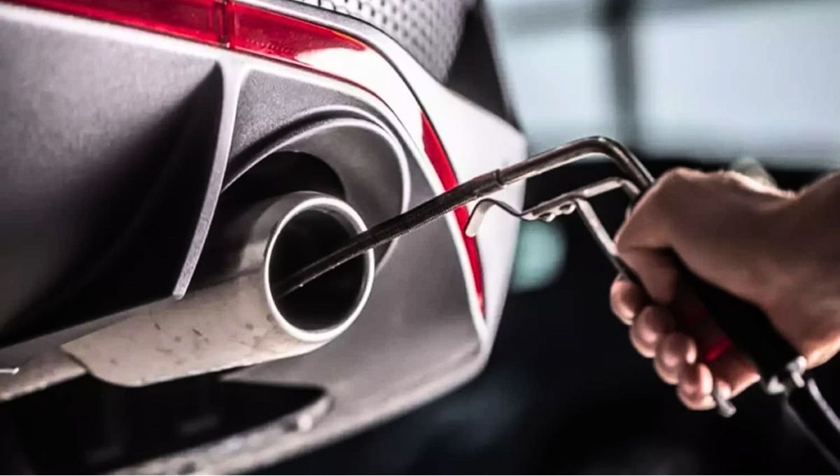 Presta atención: asi debes limpiar el caño de escape del auto para evitar que se oxide