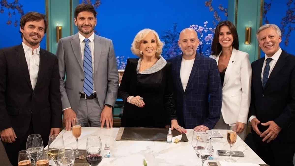 Mirtha Legrand reclamó medidas para ayudar a los que más sufren y se quejó por el alto costo de la vacuna contra el dengue Mirtha Legrand reclamó medidas para ayudar a los que más sufren y se quejó por el alto costo de la vacuna contra el dengue