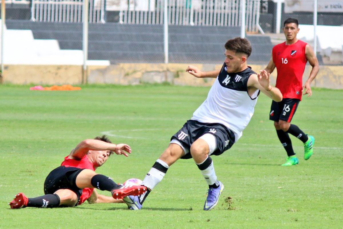 Maipú ganó 4 a 0 entre los supuestos titulares y el Lobo se tomó revancha después
