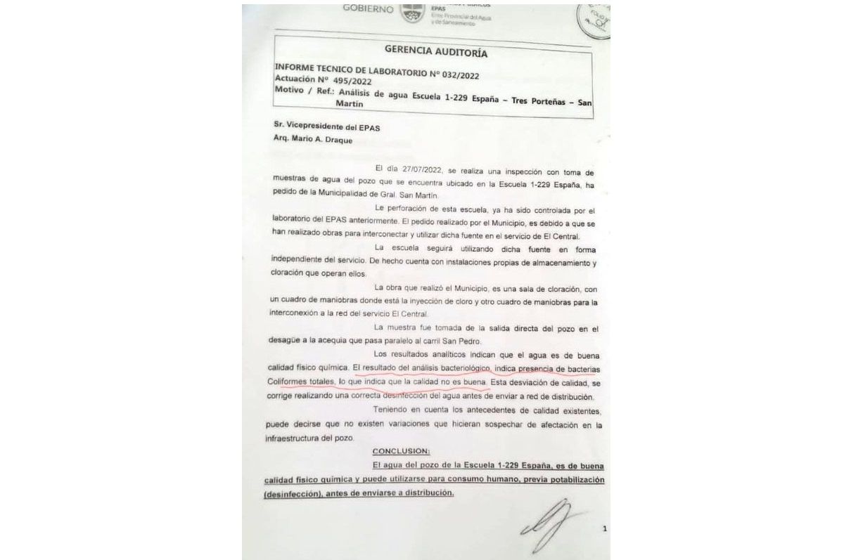 El informe del 9 de septiembre que mostraron los denunciantes. Habla de bacterias coliformes y de la necesidad de tratarla antes de enviarla a distribución. Según afirman, el dato llegó cuando ya estaba inaugurada la obra.