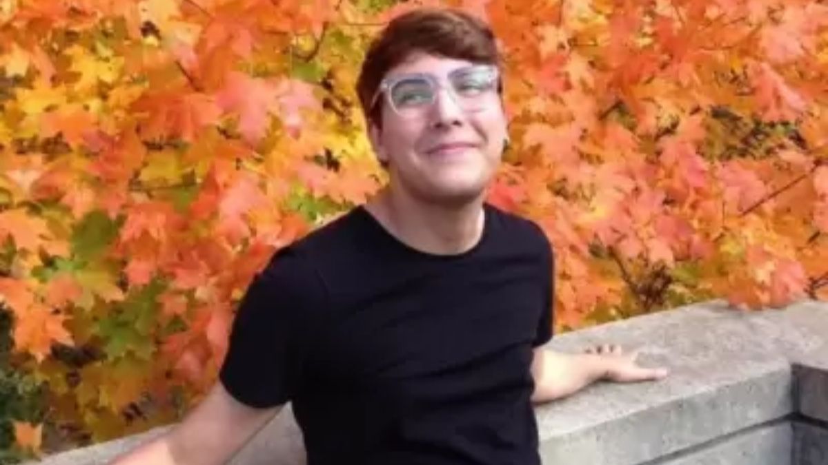 El docente murió antes de defender su tesis. El docente murió antes de defender su tesis.