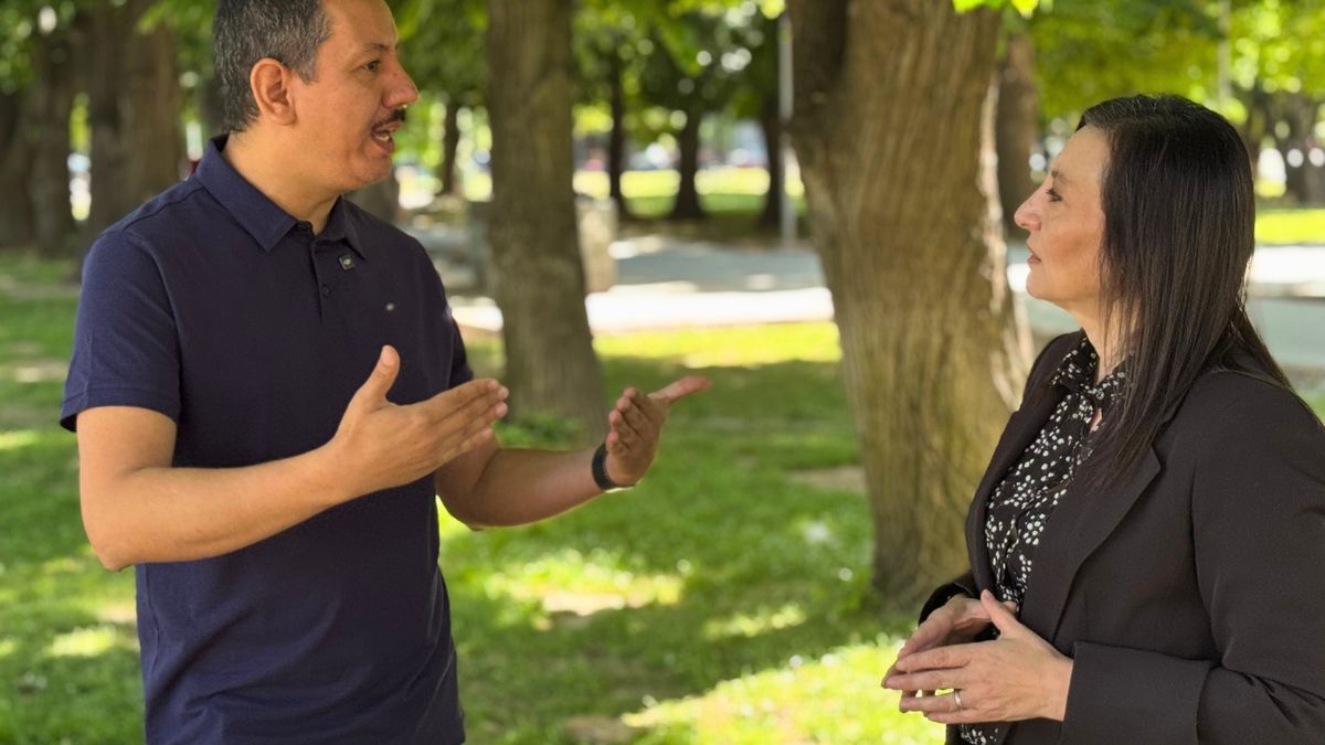 El ingeniero Pablo Rodríguez, director de Hidráulica, y la periodista Carina Scandura. El ingeniero Pablo Rodríguez, director de Hidráulica, y la periodista Carina Scandura.