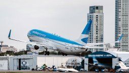 Coronavirus en Mendoza: Aerolíneas Argentinas canceló todos sus vuelos de cabotaje hasta el 12 de abril