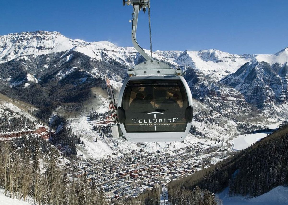 El principal sistema de transporte entre Mountain Village y el centro de Telluride es esta la góndola. El principal sistema de transporte entre Mountain Village y el centro de Telluride es esta la góndola.