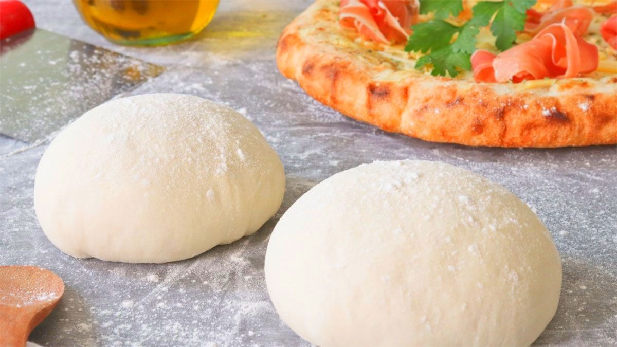 La receta de la pizza casera incluye la creación de una masa suave y esponjosa, que permitirá un producto excelente calidad. La receta de la pizza casera incluye la creación de una masa suave y esponjosa, que permitirá un producto excelente calidad.