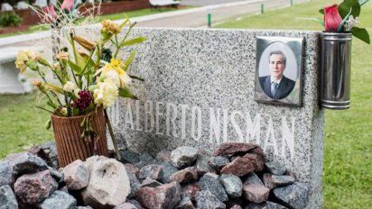 En el sexto aniversario del fallecimiento del fiscal Nisman, la AMIA reiteró el pedido de verdad y justicia y exigió el esclarecimiento de su muerte.