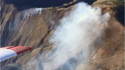 Hay 16 brigadistas combatiendo el fuego en el cerro Gateado