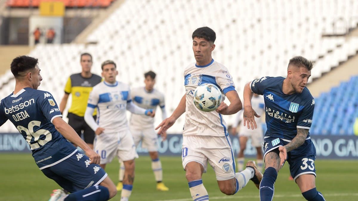 El uruguayo Salomón Rodríguez estará en el ataque del Expreso. El uruguayo Salomón Rodríguez estará en el ataque del Expreso.