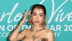 María Becerra estrena transparencias en clave hilo dental a la vista y es la reina del golden XS