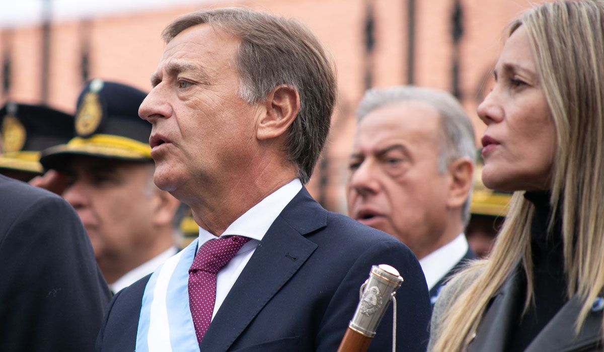 Rodolfo Suarez durante su último acto oficial por el 25 de mayo como gobernador de Mendoza. Rodolfo Suarez durante su último acto oficial por el 25 de mayo como gobernador de Mendoza.