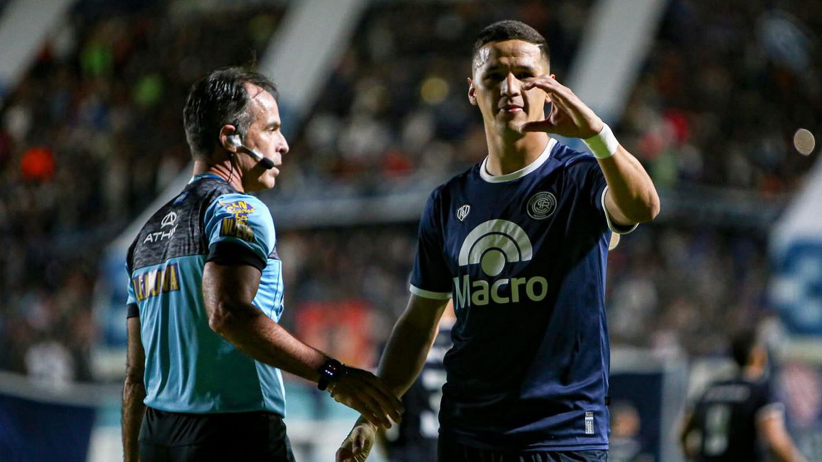 Alex Arce es la gran figura de Independiente Rivadavia.