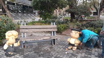 Quitaron la escultura de Mafalda de la Arístides
