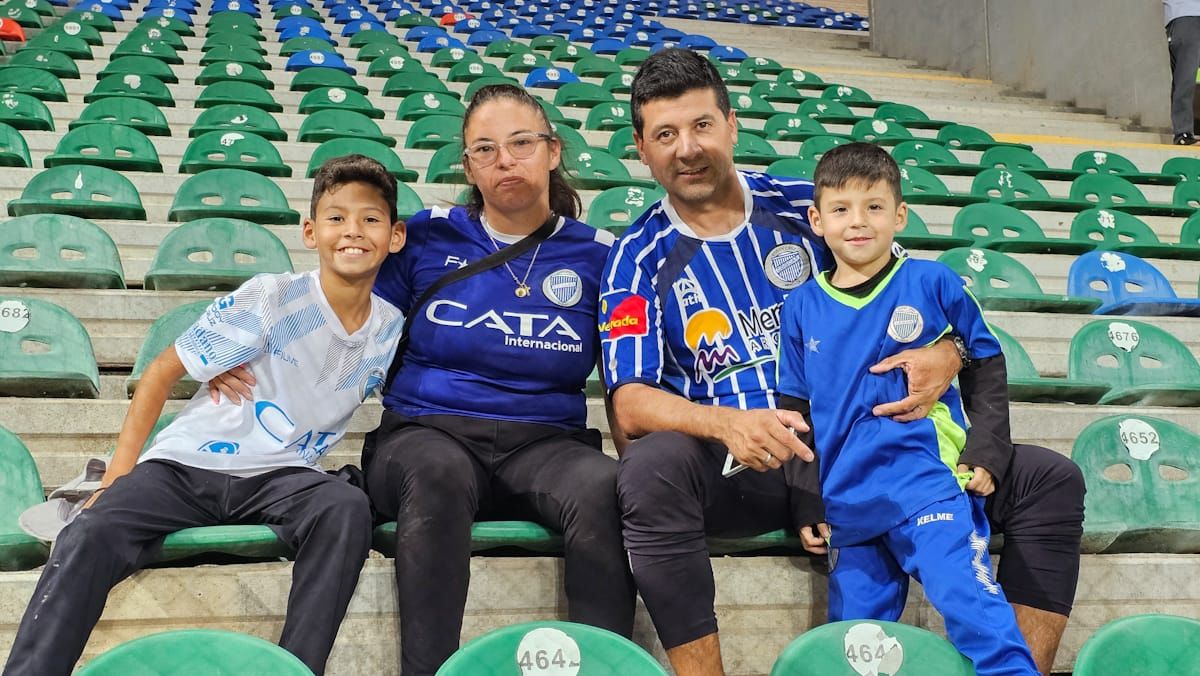 Los hinchas de Godoy Cruz estuvieron presentes en La Pedrera, San Luis.