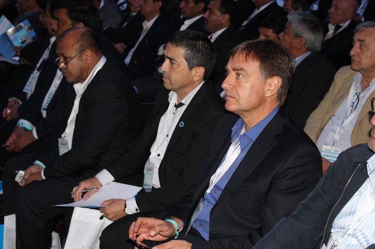 Marcolini destrabó fondos en la cumbre de intendentes convocada por Macri