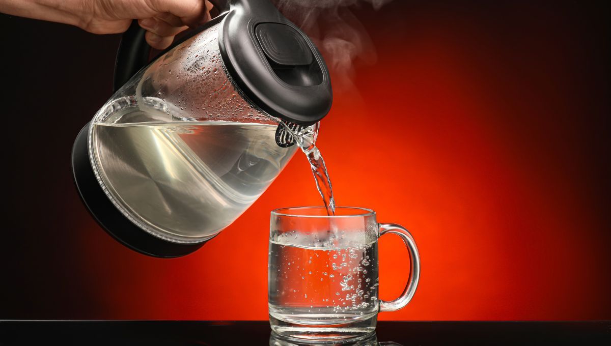 Beber agua caliente. Beber agua caliente. 