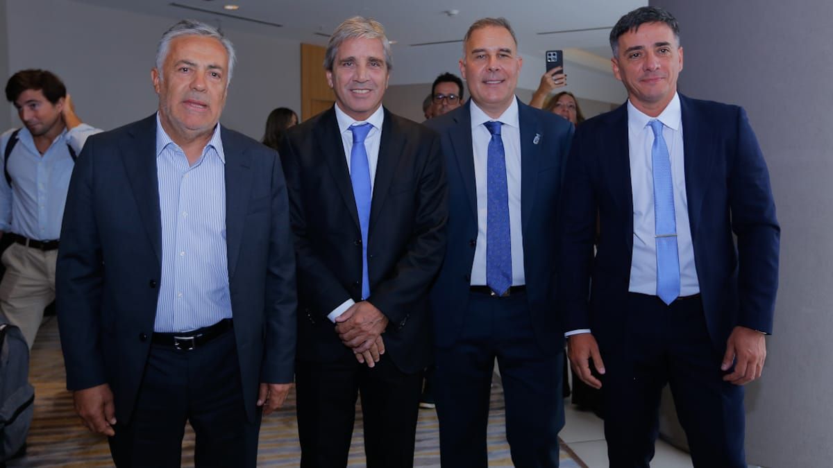 Con Caputo, está en marcha el Foro de Inversiones que reúne a más de 1.000 empresarios