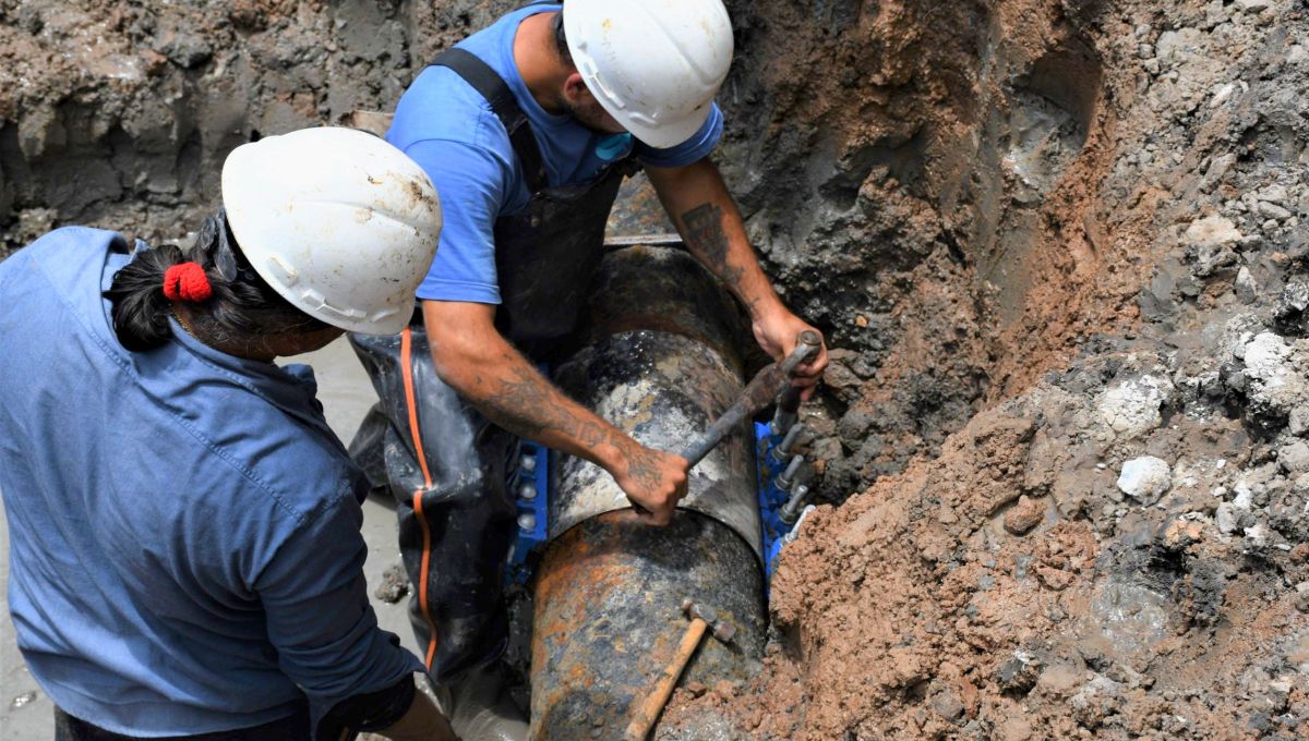 La obra prev&eacute; el envainado del Acueducto de 820 mil&iacute;metros y el recambio de todas las v&aacute;lvulas en su recorrido y su conexi&oacute;n con otras ca&ntilde;er&iacute;as de menor di&aacute;metro.