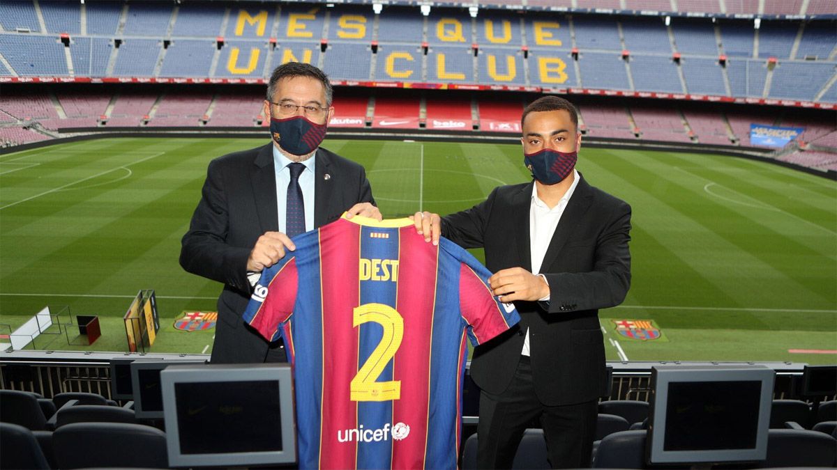 Barcelona: Sergiño Dest y un papelón en su presentación 