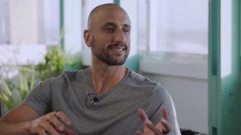 Manu Ginóbili pidió por las redes que la gente se quede en su casa