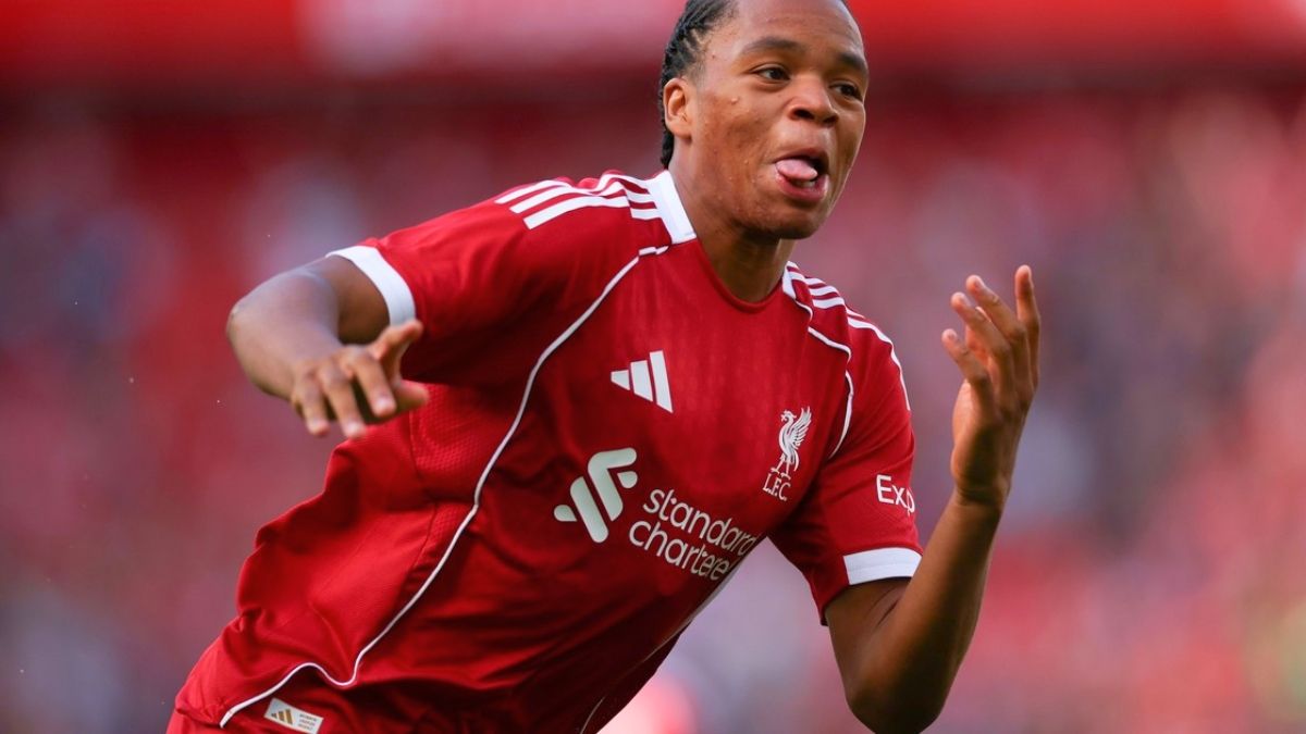 El joven de 16 años que debutó en el Liverpool con gol.