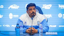 Omar Asad, preparado para debutar en su tercer ciclo en Godoy Cruz. Omar Asad, preparado para debutar en su tercer ciclo en Godoy Cruz.