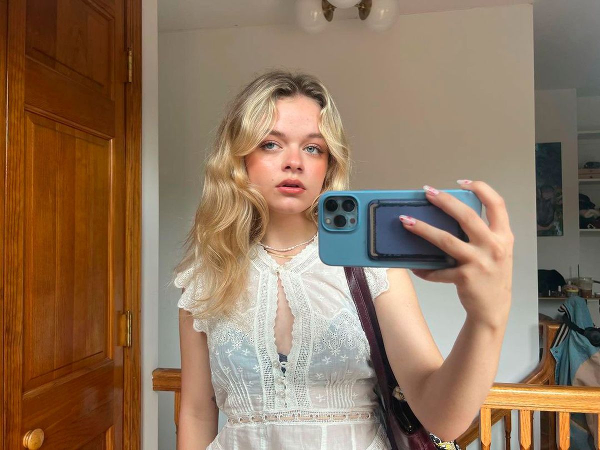 La actriz estadounidense Kylie Rogers tiene 20 años. La actriz estadounidense Kylie Rogers tiene 20 años.