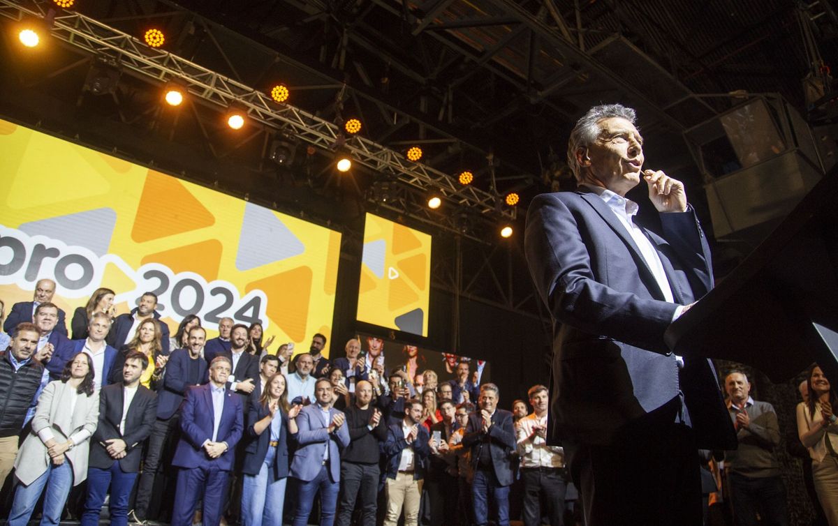 El intendente de Luján de Cuyo, Esteban Allasino, estuvo en la primera fila dentro de los dirigentes del PRO. El intendente de Luján de Cuyo, Esteban Allasino, estuvo en la primera fila dentro de los dirigentes del PRO.