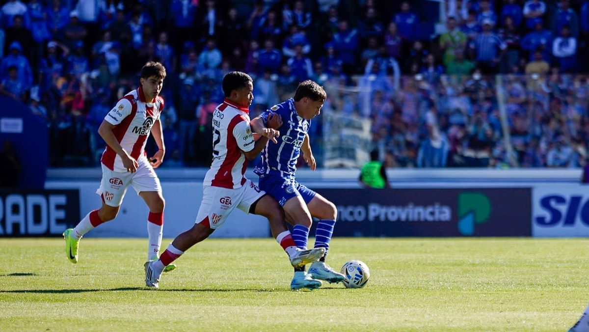 La última vez de Godoy Cruz en el Feliciano Gambarte: parda con Instituto. La última vez de Godoy Cruz en el Feliciano Gambarte: parda con Instituto.