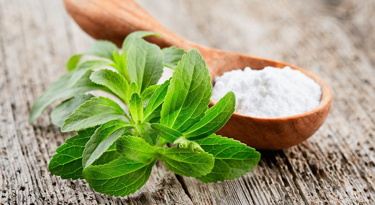 Estudios han revelado que la stevia es entre 100 y 200 veces más dulce que el azúcar
