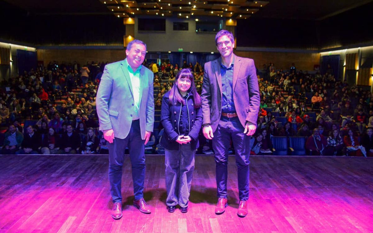 Martín Aveiro, Andrea Rodríguez y Emir Andraos.