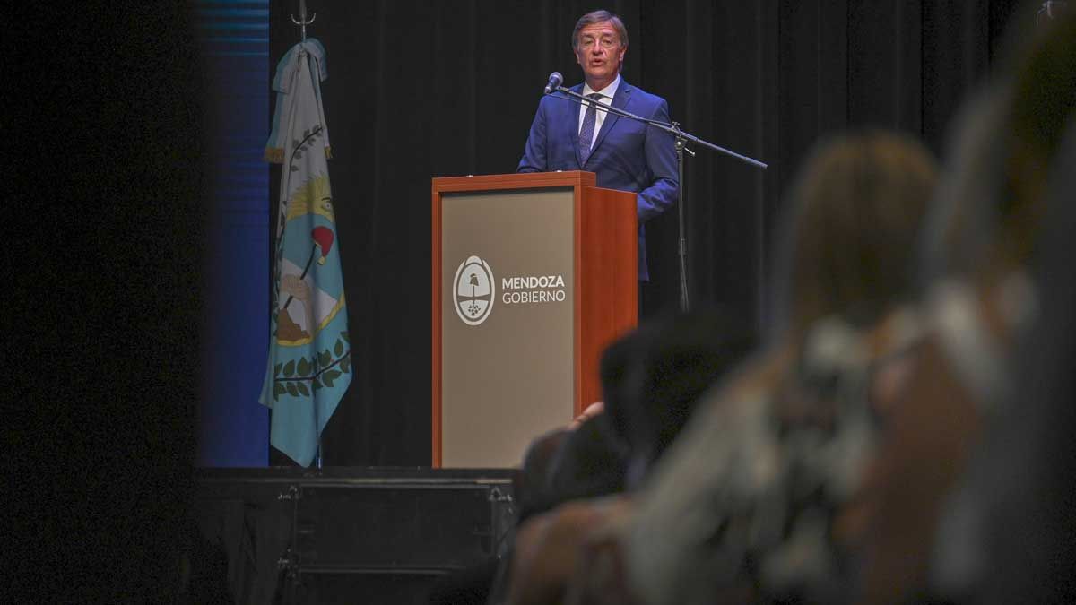 RodolfoSuarez envió el nuevo pedido de laudo al Presidente.