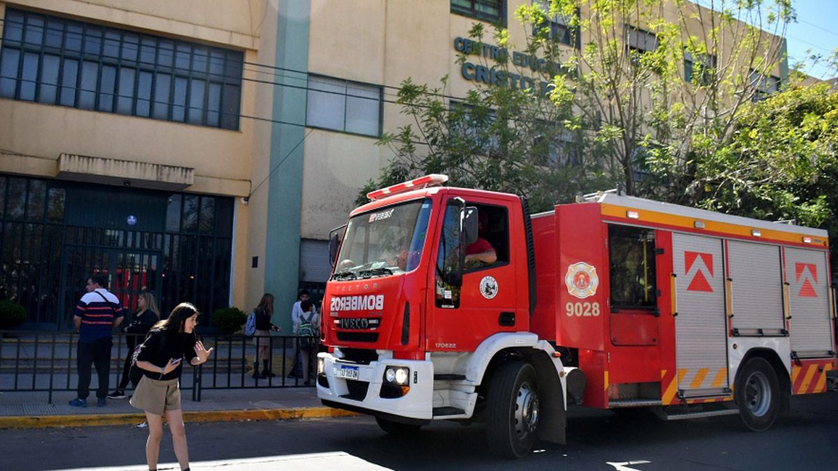 Una chica está grave. Tres alumnos de un colegio se quemaron en un experimento de Química